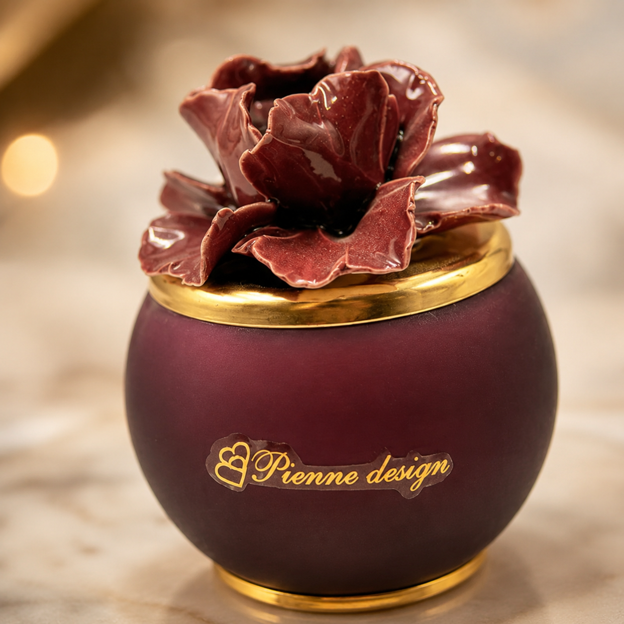 Pienne - Candela amaranto grande con fiore