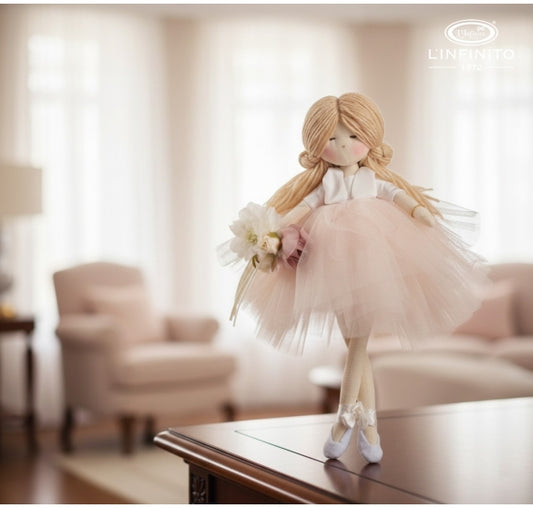 L'Infinito - Bambola di stoffa con bouquet
